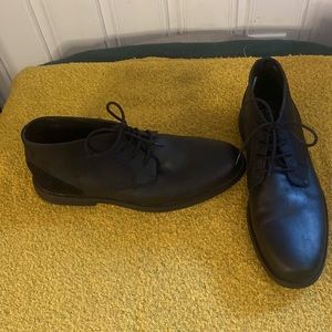 *- B2 - men’s black leather/suede ankle boots w/laces - rubber sole shoes